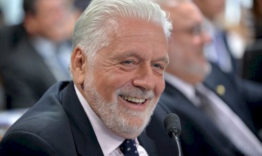 Jaques Wagner celebra avanço do projeto de irrigação do Vale do Iuiu e leilão do aeroporto de Guanambi